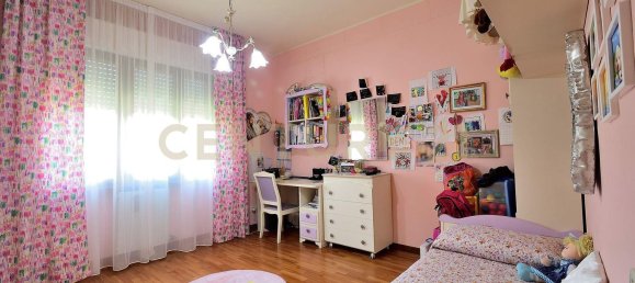 5 rooms Apartment in Lucca, Italy No. 48854 7
