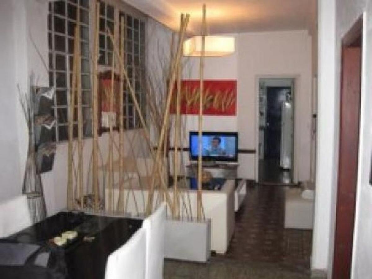 2 bedrooms House in Tres de Febrero, Argentina No. 6891