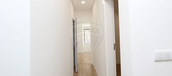 2 bedrooms Apartment in Lisbon, Portugal No. 11809 12