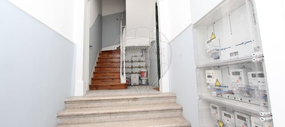 2 bedrooms Apartment in Lisbon, Portugal No. 11809 10