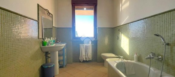 5 rooms House in Trecate, Italy No. 211658 11