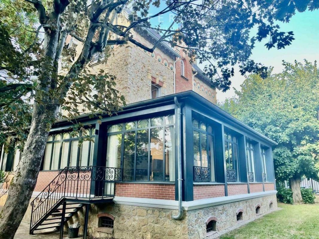 6 Schlafzimmer Haus in Garches, France, Nr. 297046