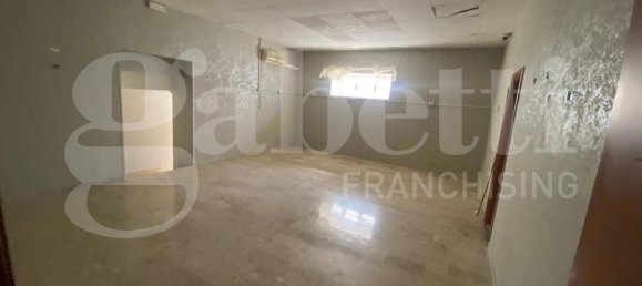 Коммерческая недвижимость с 5 комнатами в Ламеция Терме, Италия № 126744 9