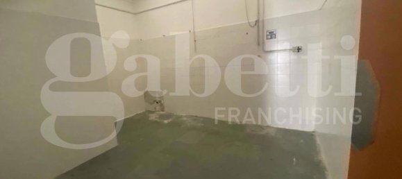 Коммерческая недвижимость с 5 комнатами в Ламеция Терме, Италия № 126744 2