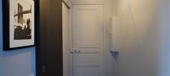 Studio in Paris, France No. 167024 2