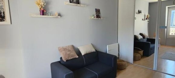 Studio in Paris, France No. 167024 7