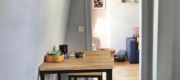 Studio in Paris, France No. 167024 5