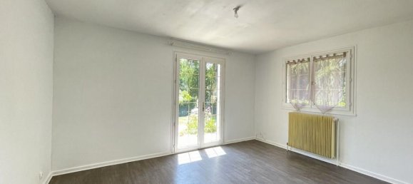 5 bedrooms House in Saint-Sauveur-sur-Ecole, France No. 188065 9