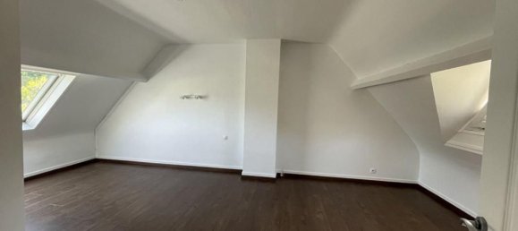 5 bedrooms House in Saint-Sauveur-sur-Ecole, France No. 188065 6