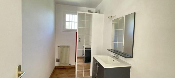 5 bedrooms House in Saint-Sauveur-sur-Ecole, France No. 188065 10