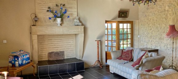 Villa de 4 dormitorios en Bourdelles, France No. 44654 6