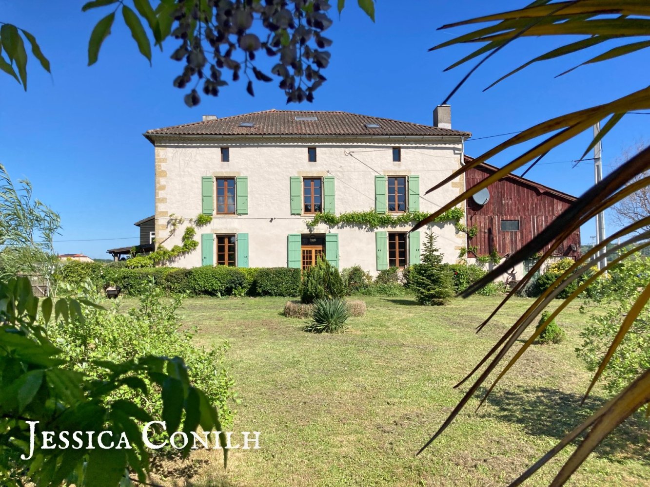 Villa de 4 dormitorios en Bourdelles, France No. 44654
