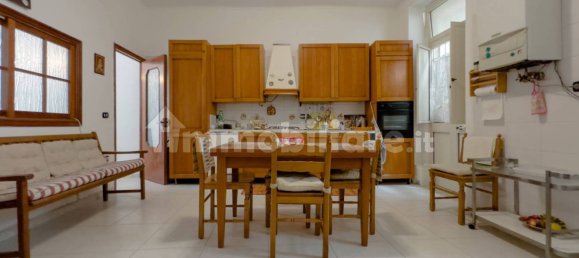 2 bedrooms Apartment in Naples, Italy No. 311728 13
