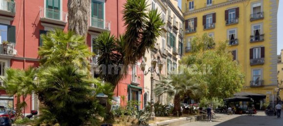 2 bedrooms Apartment in Naples, Italy No. 311728 2