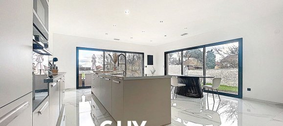 3 bedrooms Villa in Creches-sur-Saone, France No. 198797 2