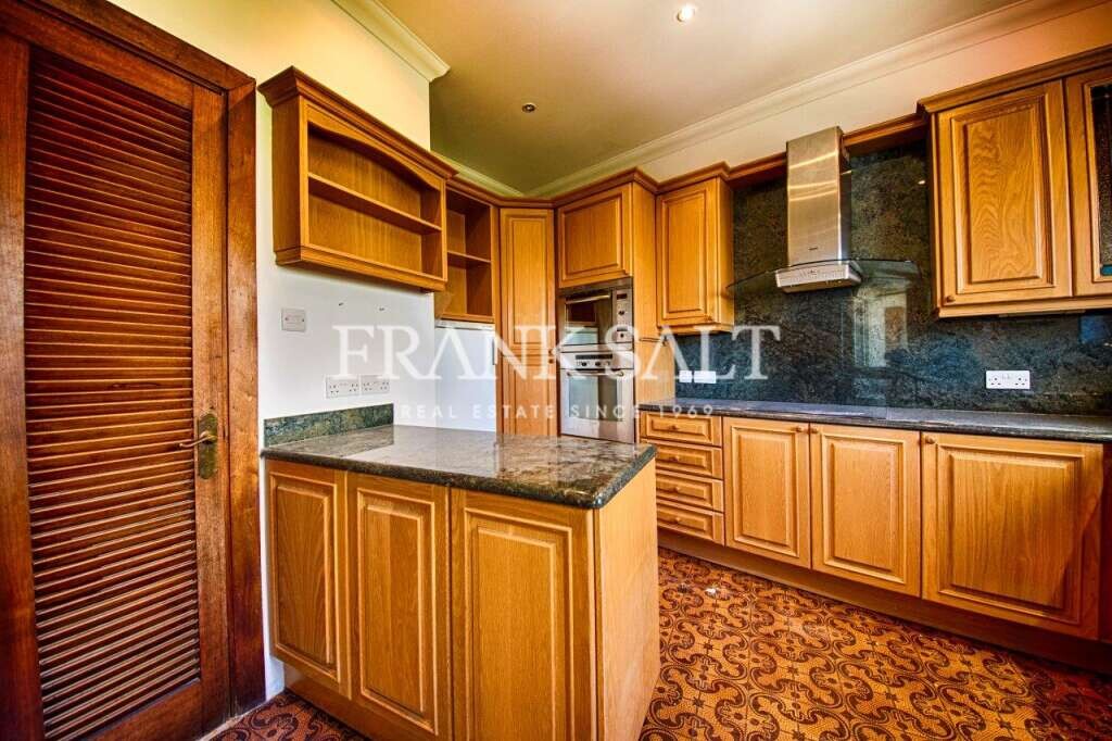 4 bedrooms Apartment in Sliema, Malta No. 6728