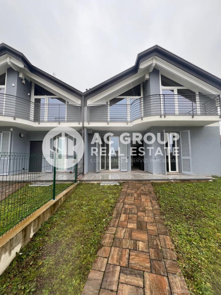 4-Zimmer Villa in Misinto, Italy, Nr. 18144