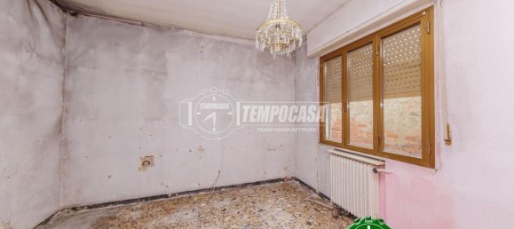 3 rooms Apartment in Pavia, Italy No. 41303 8
