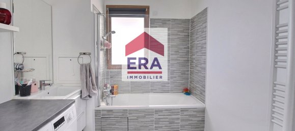 3 rooms Apartment in Seine-Saint-Denis, France No. 362695 10