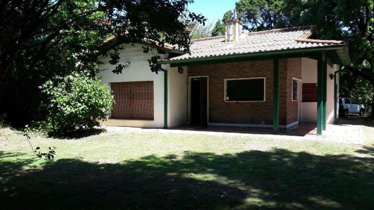 Casa de 3 dormitorios en Moreno, Argentina No. 101816