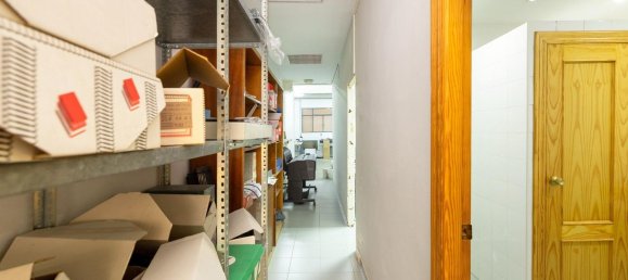 360m² Commercial property in Granada, Spain No. 24411 16