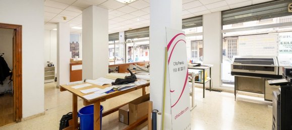 360m² Commercial property in Granada, Spain No. 24411 6