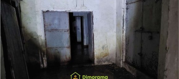 217m² Commercial property in Naples, Italy No. 274132 3