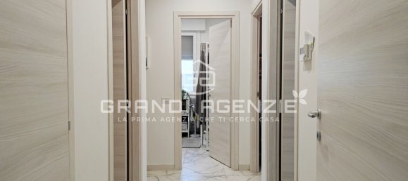 4 bedrooms Apartment in Parma, Italy No. 335905 8