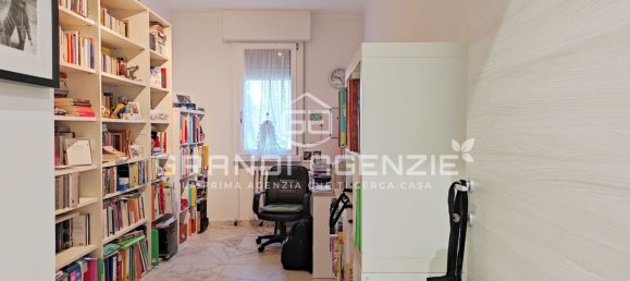 4 bedrooms Apartment in Parma, Italy No. 335905 9