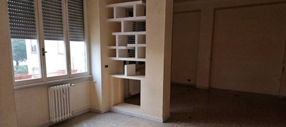 3 rooms Apartment in Rome, Italy No. 202888 6