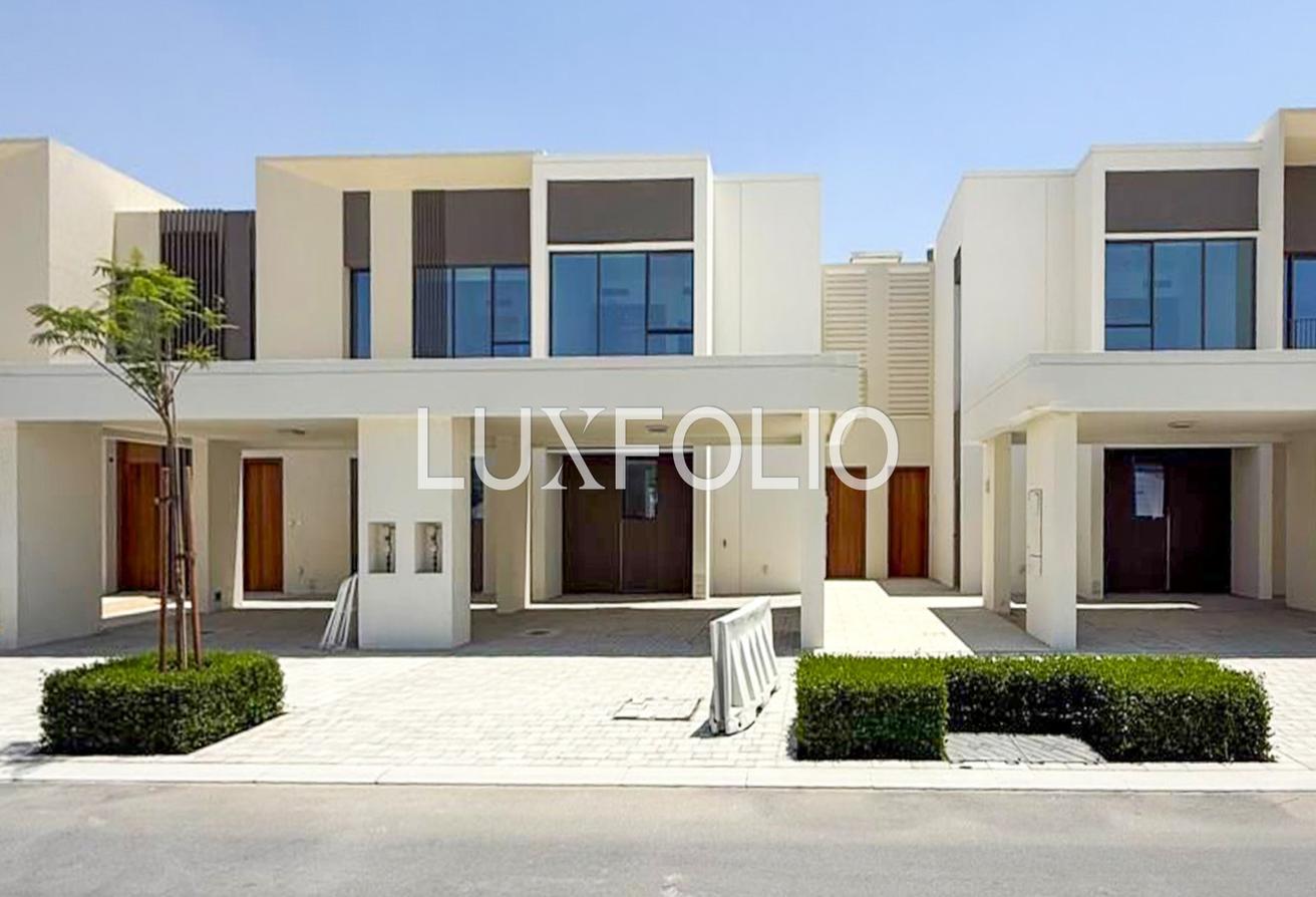 Moradia em banda T3 em The Valley, UAE N.º 100589