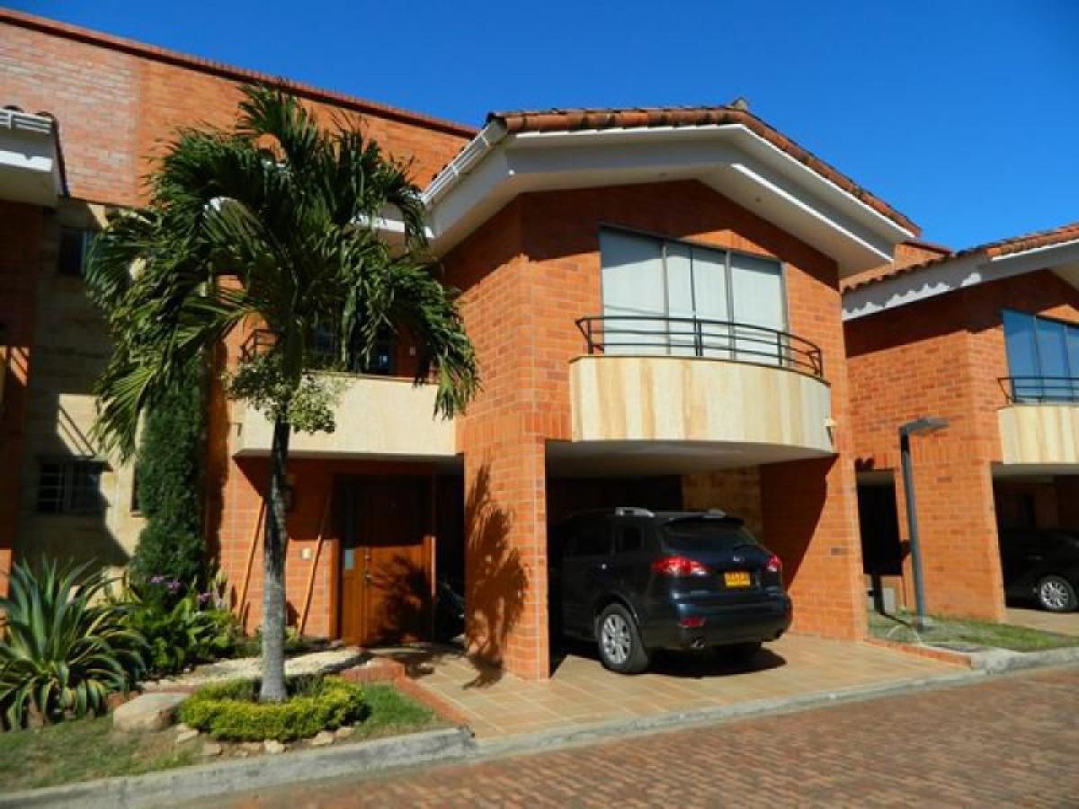 4 bedrooms House in Valle del Cauca, Colombia No. 1923