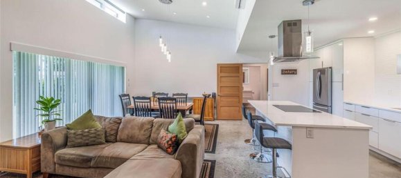 3 bedrooms House in British Columbia, Canada No. 1071 3