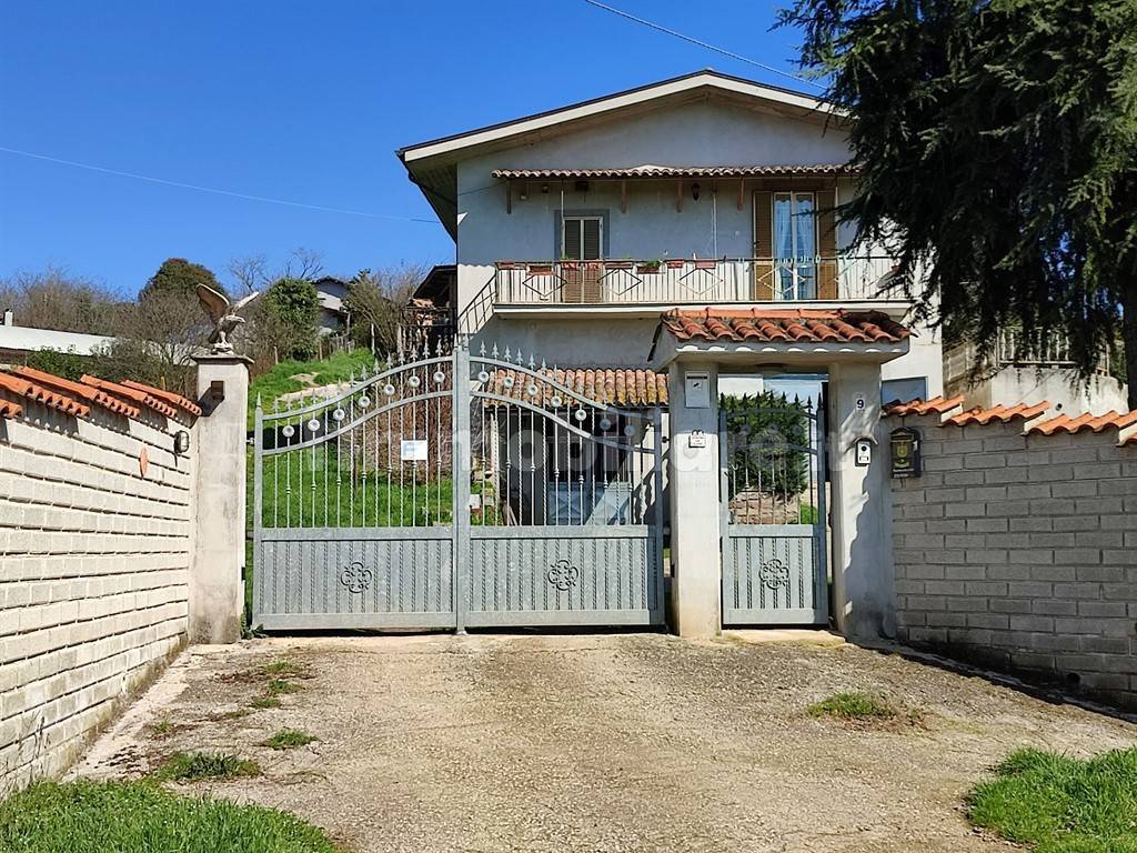 Villa de 2 dormitorios en Genazzano, Italy No. 101355
