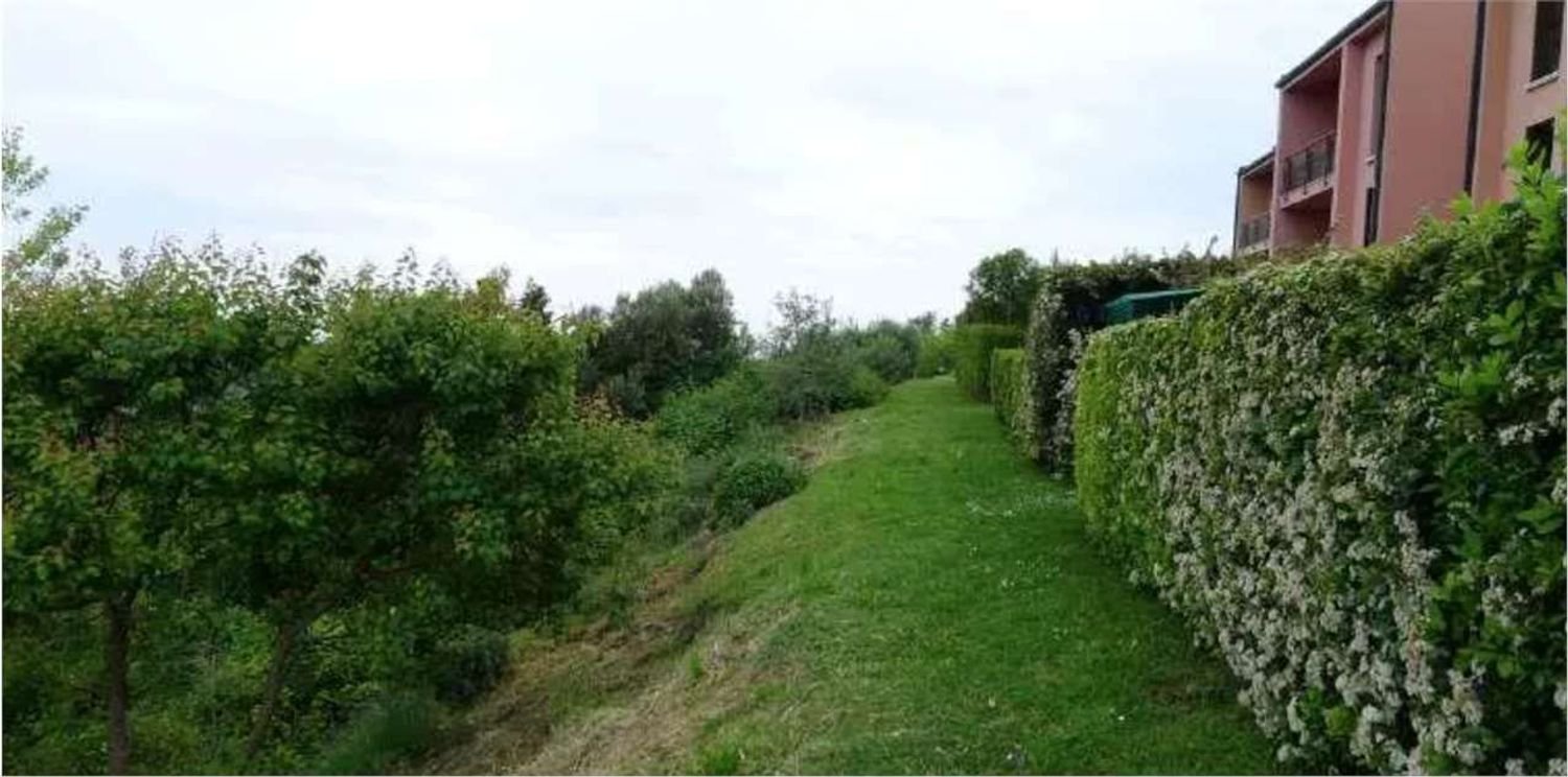  Land in Toscolano Maderno, Italy No. 363459