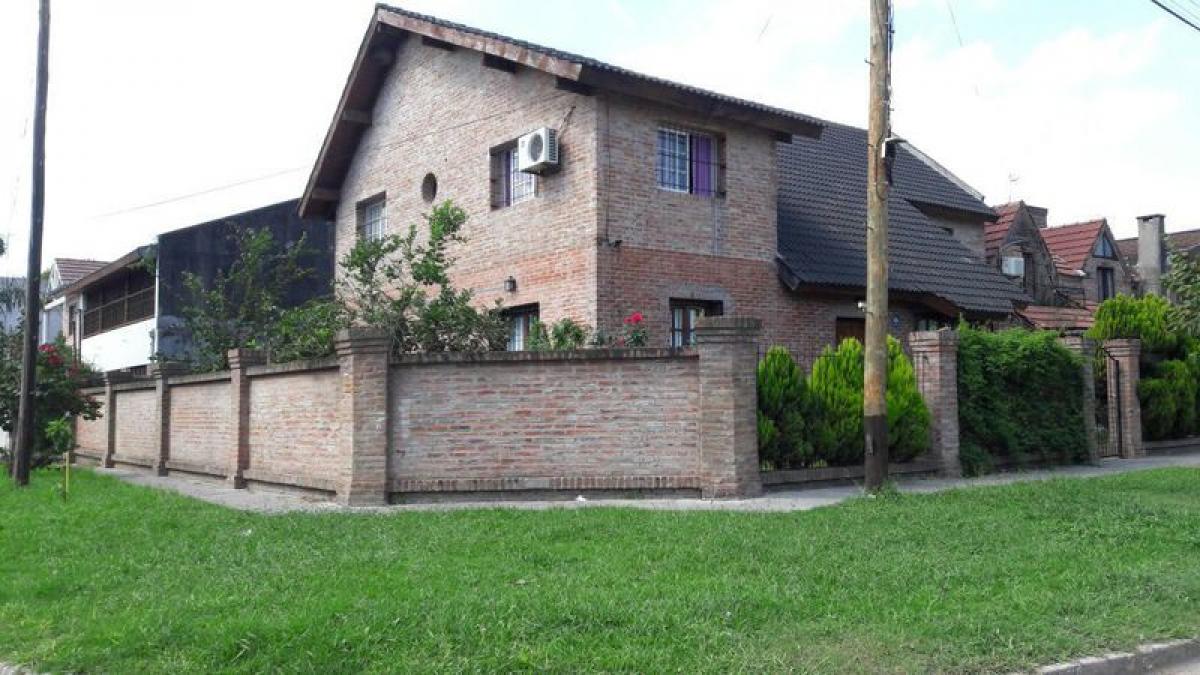 5 bedrooms House in San Miguel, Argentina No. 89259