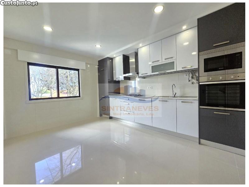 3 bedrooms Apartment in Odivelas, Portugal No. 147823