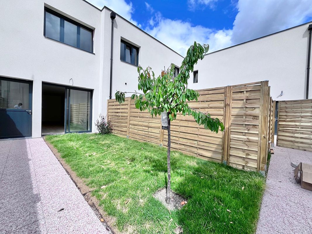 2 Schlafzimmer Haus in Fontenay-sous-Bois, France, Nr. 294871