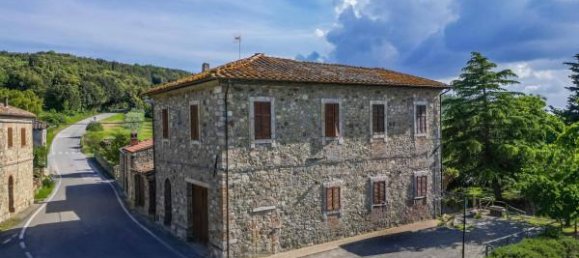 Дом с 6 комнатами в Чивителла Паганико, Италия № 124306 2