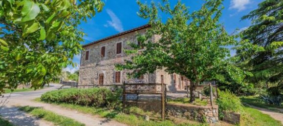 Дом с 6 комнатами в Чивителла Паганико, Италия № 124306 6