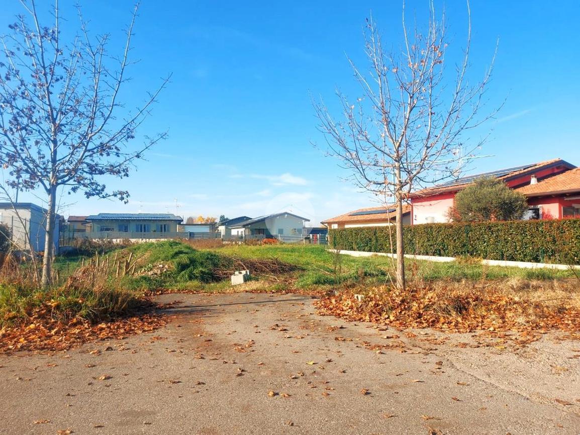 501m² Land in Voghera, Italy No. 173725