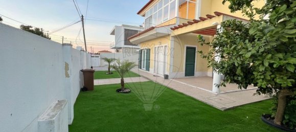 3 bedrooms House in Seixal, Portugal No. 20276 2