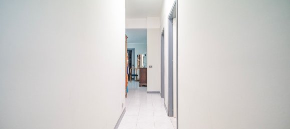 5 rooms Apartment in Catania, Italy No. 291049 11