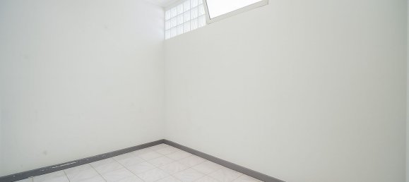 5 rooms Apartment in Catania, Italy No. 291049 6