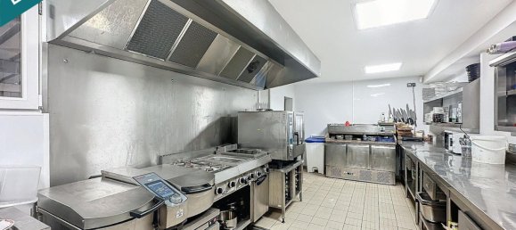 188m² Commercial property in Warmeriville, France No. 256364 5