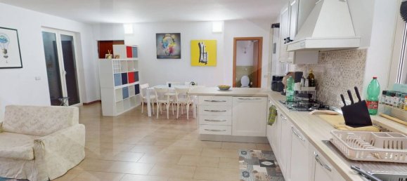 5 rooms Apartment in Pomigliano d'Arco, Italy No. 18947 7