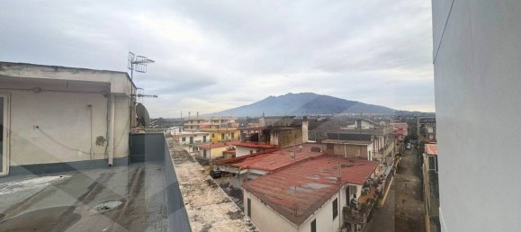 5 rooms Apartment in Pomigliano d'Arco, Italy No. 18947 18