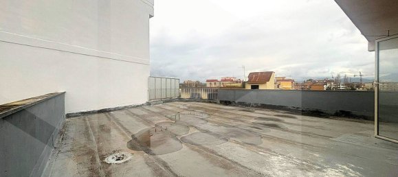 5 rooms Apartment in Pomigliano d'Arco, Italy No. 18947 17