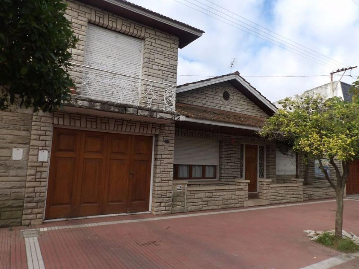 5 bedrooms House in Buenos Aires, Argentina No. 74960