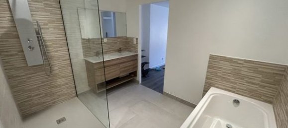 3 bedrooms House in Epinac, France No. 315058 7